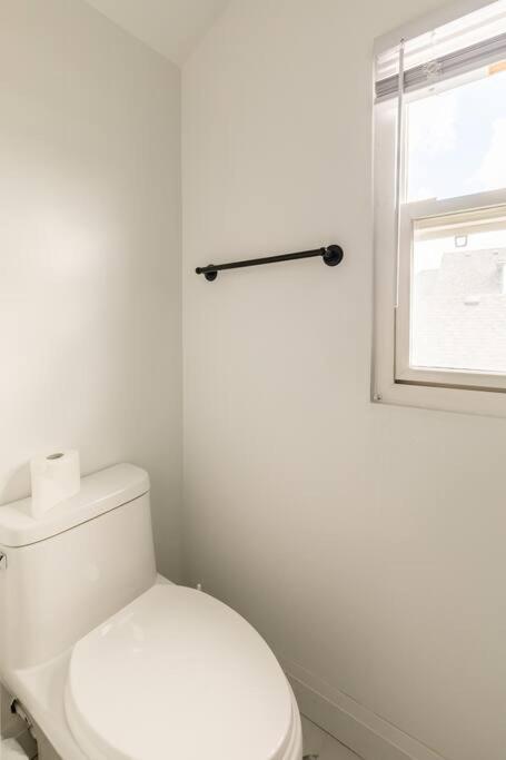 Modern House Newly Furnished 3 Mins Drive To Fall Niagara Falls Exterior foto
