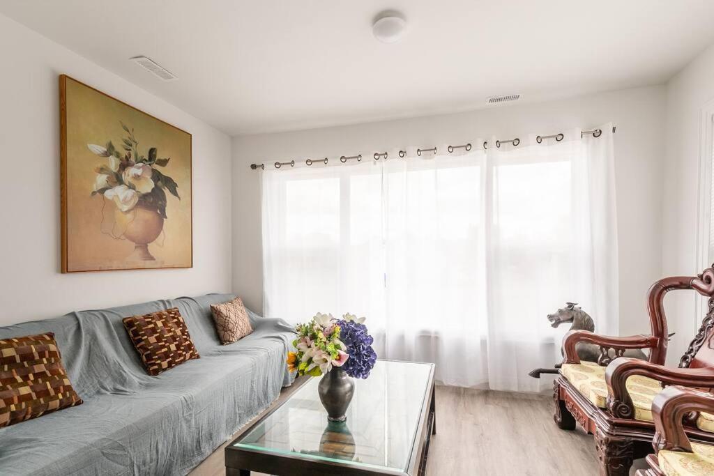 Modern House Newly Furnished 3 Mins Drive To Fall Niagara Falls Exterior foto
