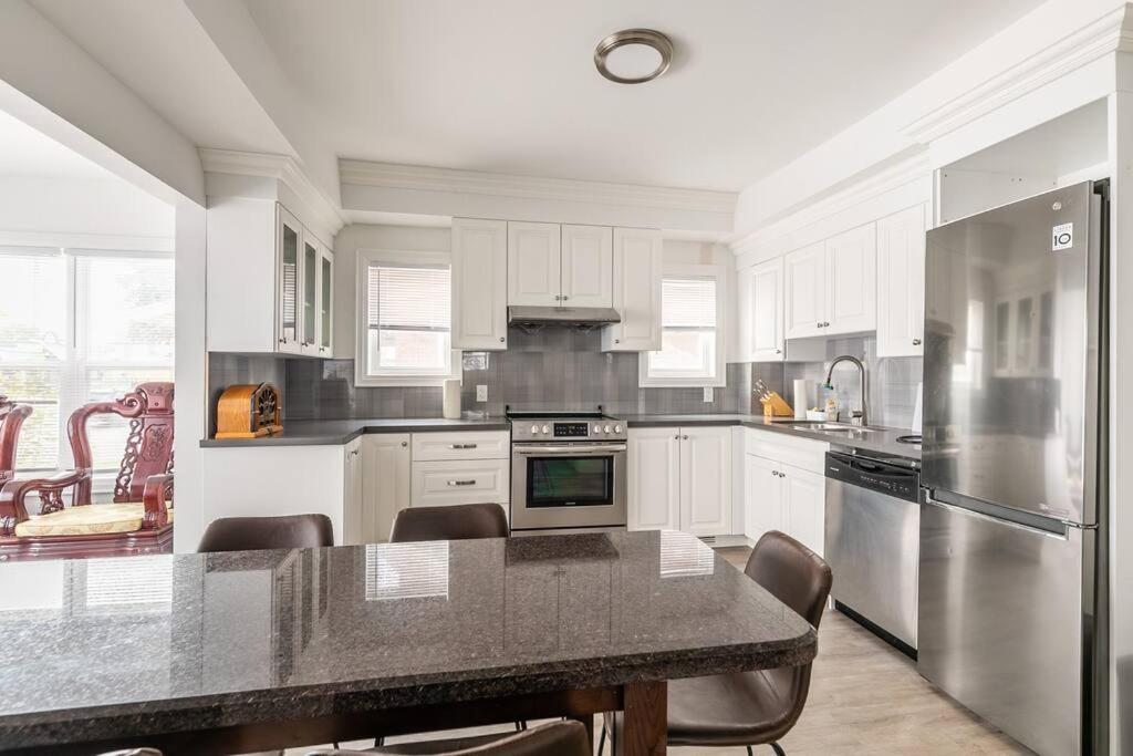 Modern House Newly Furnished 3 Mins Drive To Fall Niagara Falls Exterior foto