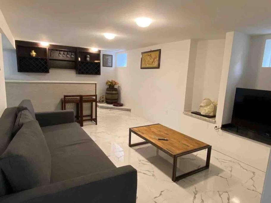 Modern House Newly Furnished 3 Mins Drive To Fall Niagara Falls Exterior foto